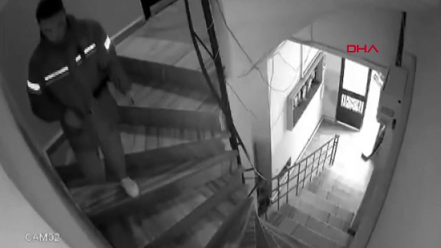 Eve sipariş götüren kuryeden büyük rezillik: Bina boşluğuna çövdürdü! O anlar kamerada