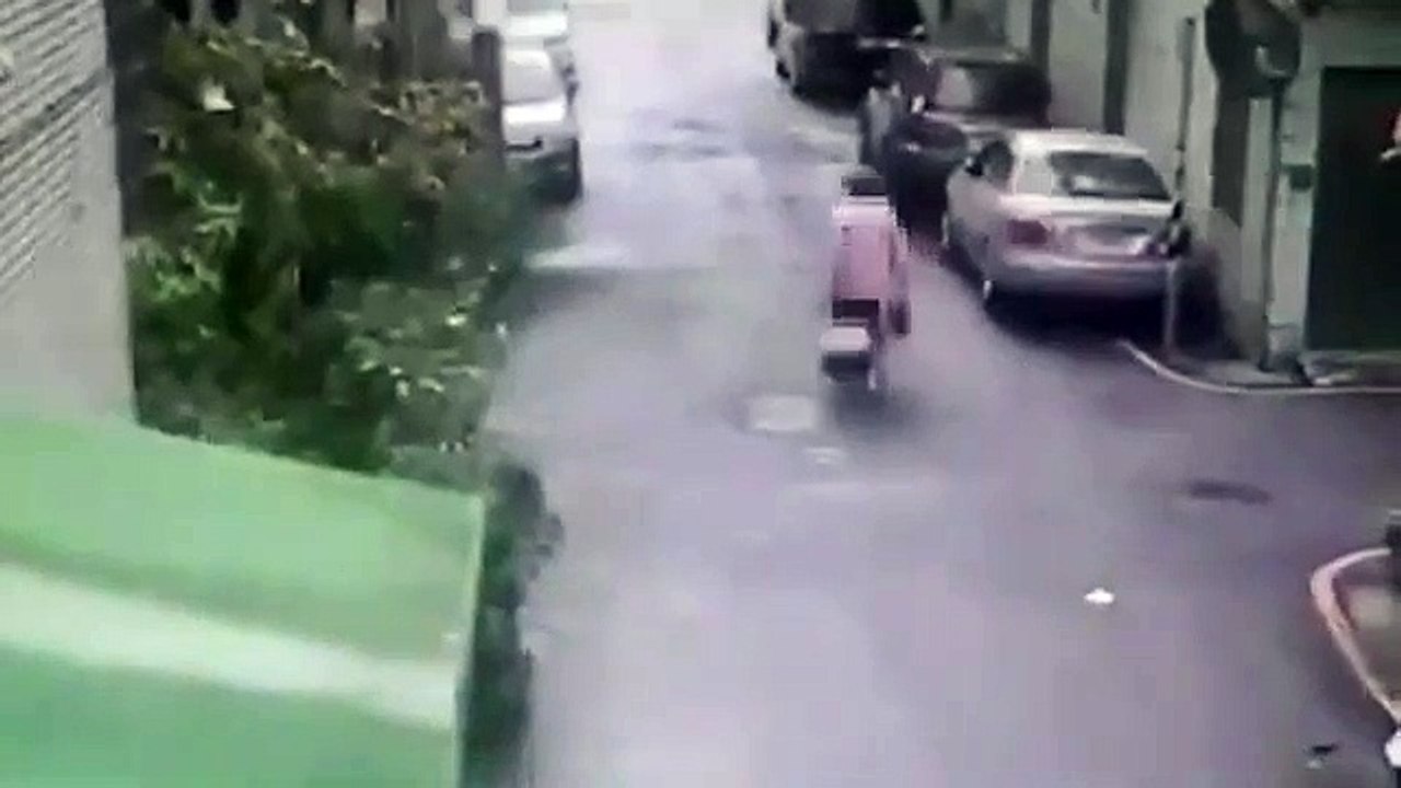 婦人買菜途中遭搶包 警7小時內逮搶嫌