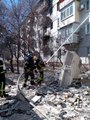 Rus ordusu Luhansk'ta yerleşim bölgesini vurdu: 1 ölü
