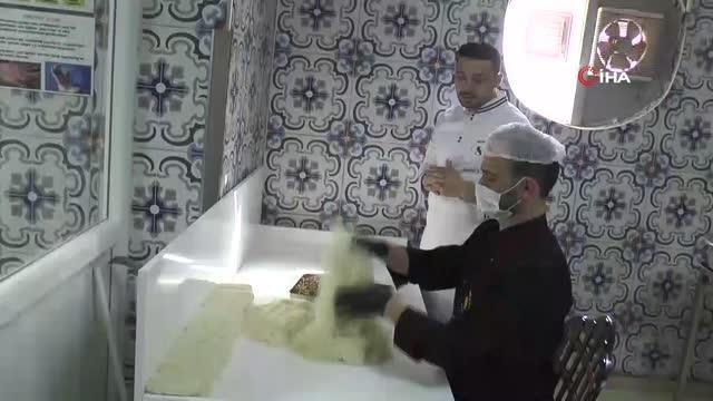 Ramazan ayının vazgeçilmez tatlısı olan kadayıf dolması, iftar sofraları için hazır