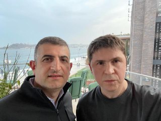 Müzakere için İstanbul'a gelen Zelenski'nin danışmanı, Bayraktar ile bir araya geldi: Minnettarız