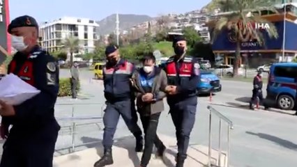 Uyuşturucu almak için 13 yayla evini soydu