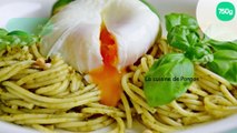 Spaghetti au pesto et œuf poché
