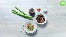 Soupe thaï : légumes et bouillon au lait de coco