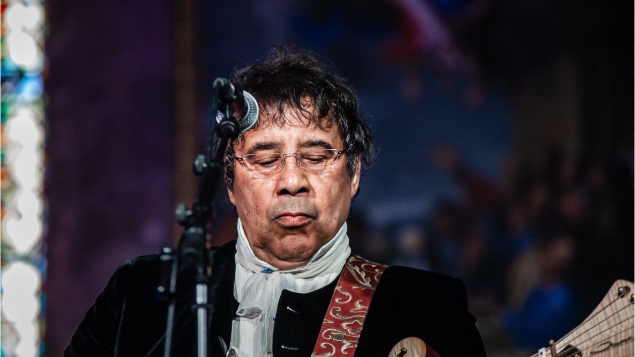 Voici - Laurent Voulzy opéré : pourquoi il ne peut plus chanter et jouer de la guitare