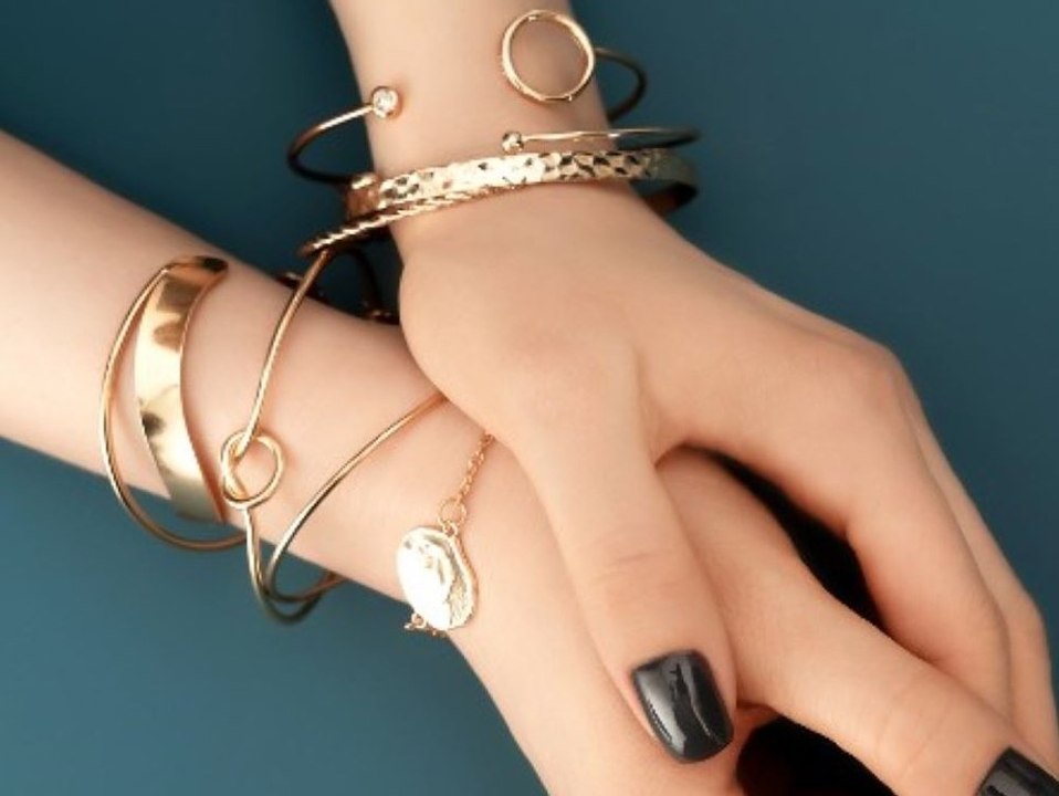 Einfache Hilfsmittel: So glänzt dein Goldschmuck wieder wie neu