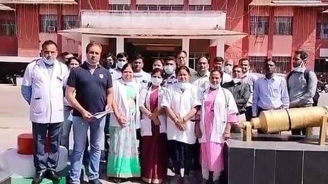 महिला चिकित्सक की आत्महत्या के मामले में दोषी पुलिसकर्मियों के खिलाफ गैर इरादतन हत्या का मामला दर्ज करने की मांग