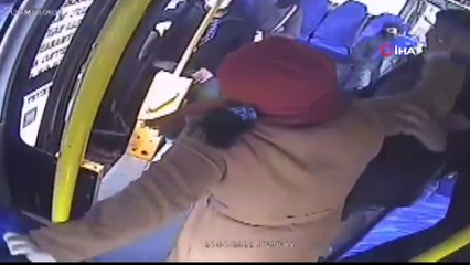 Kadın yolcudan minibüs şoförüne ''Will Smith'' tokadı!