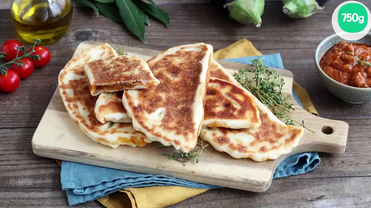 Gozlem ou crêpes turques farcies au riste d'aubergine