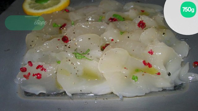 Carpaccio de Saint-Jacques fumées à l'aneth et aux baies rouges