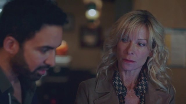 Plus belle la vie : [Indiscrétion] - Riva noie sa douleur dans le jeu...