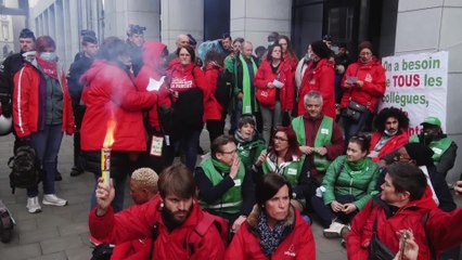 Obligation vaccinale: une nouvelle action en zone neutre du personnel soignant délogée par la police