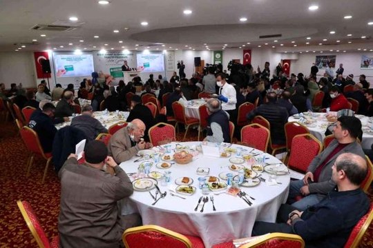 Gaziosmanpaşa'da 5 bin aileye Bizim Esnaf Alışveriş Kartı dağıtıldı