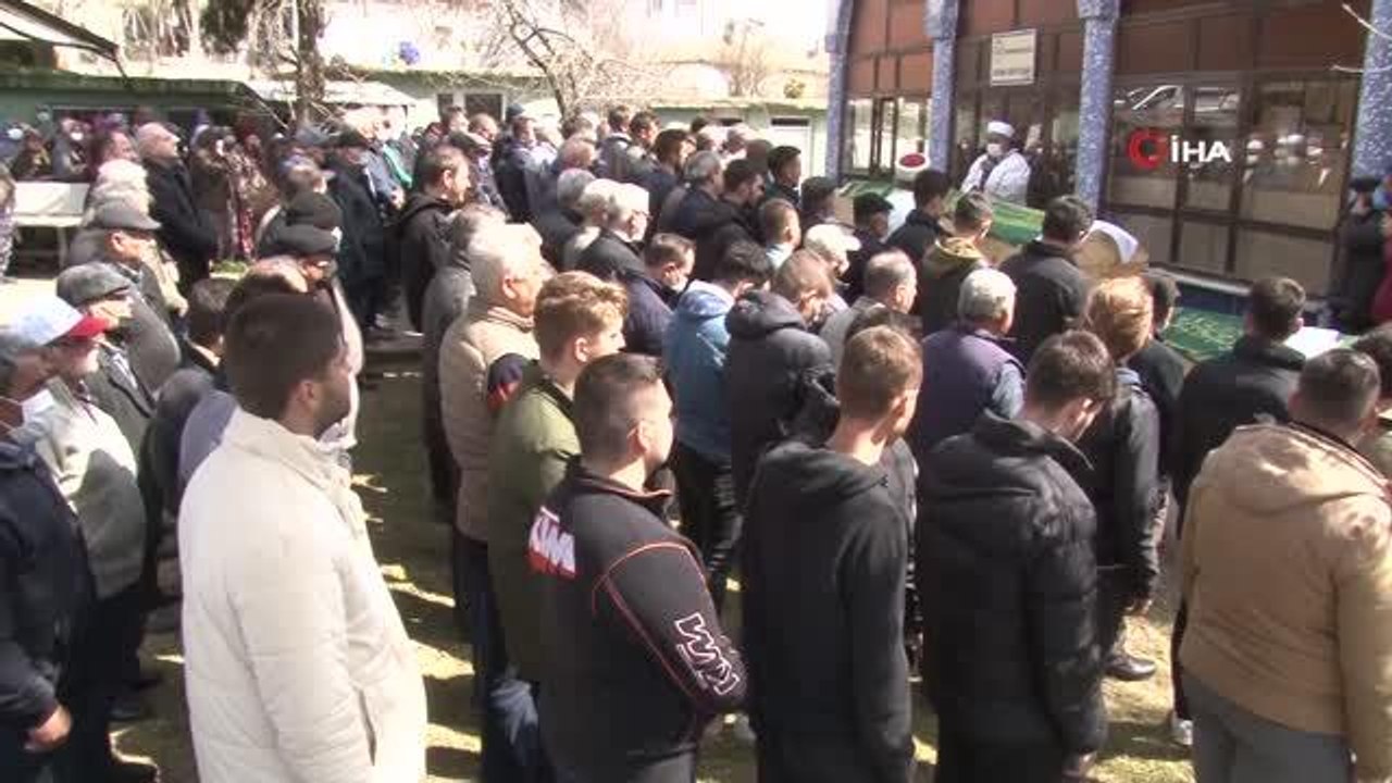 Bu acıya yürek dayanmaz...Bir aile yok oldu, tabutları yan yana dizildi