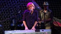 Abandoned Luncheonette - Daryl Hall & John Oates (live)