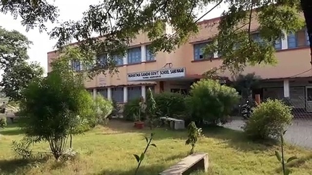 दिन-राज पढ़ाई में जुटे परीक्षार्थी, आज से शुरू होगा ये इम्तिहान
