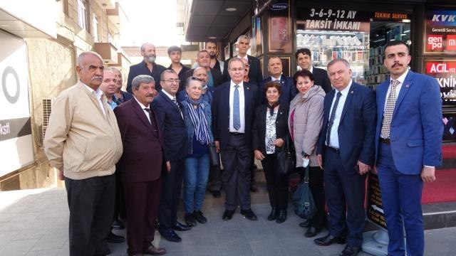 Vatandaştan CHP'li Öztrak'a: Erdoğan'a sahip çıkın, Avrupa ile savaşıyor bir de sizlerle savaştırmayın