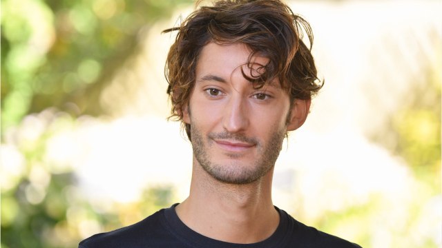 VOICI : Gifle de Will Smith : Pierre Niney pousse un coup de gueule, les internautes divisés