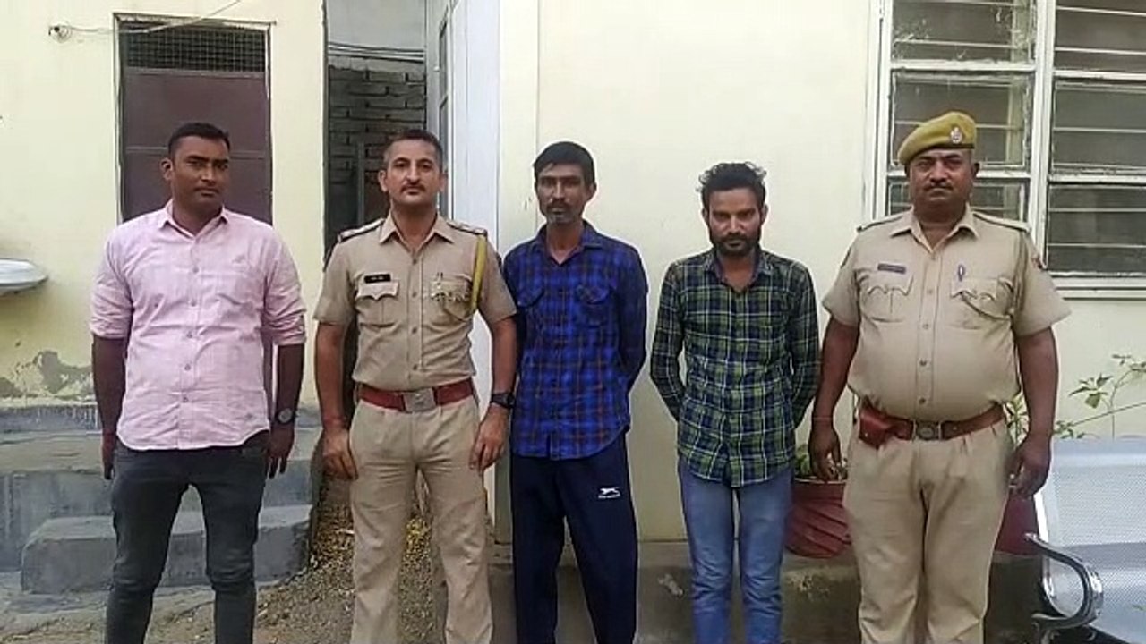 Illegal weapon : हथियारों की खेप लेकर बेचने पहु...