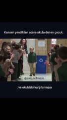 Kanseri yendikten sonra okula dönen çocuk