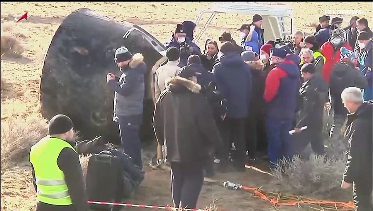 Астронавт и космонавты вернулись на землю