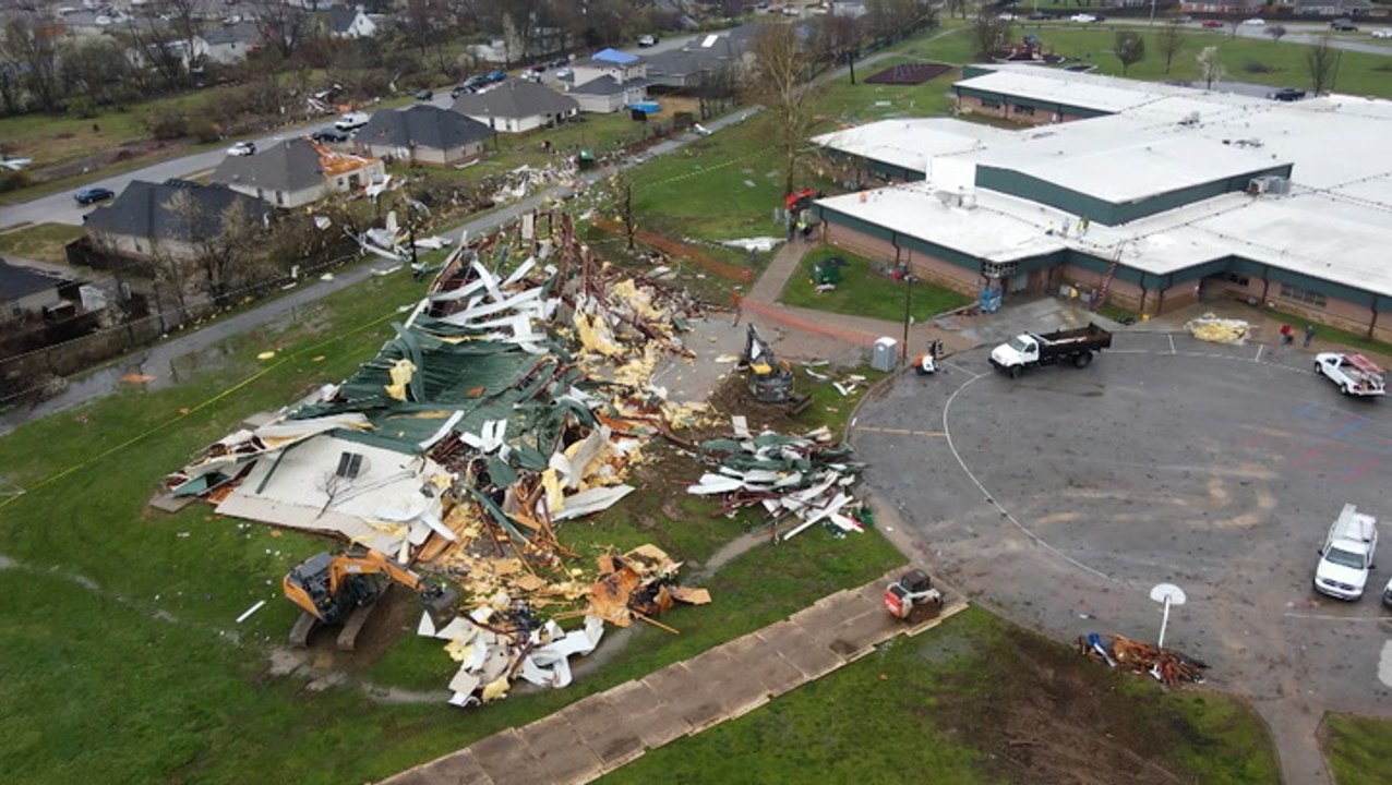 School badly damaged by Arkansas tornado