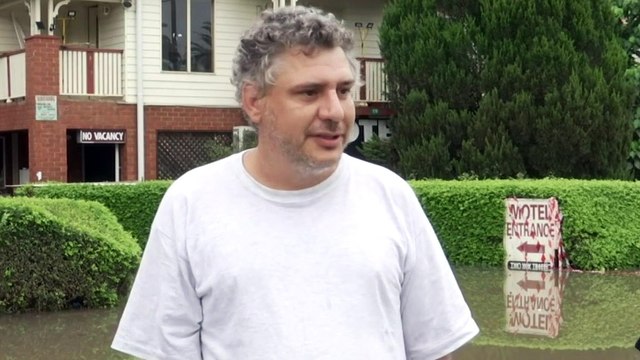 Northern NSW residents warned flood threat still looms despite rain easing