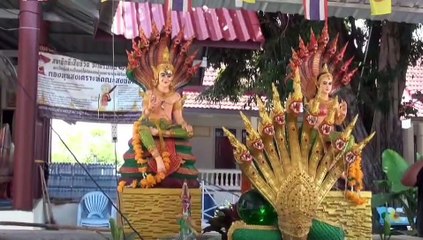 ชาวบ้านแห่ขอหวยเจ้าพ่อปู่ศรีสุทโธแม่ย่าปทุมมาและไอ้ไข่วัดคลองเฆ่(ชมคลิป)