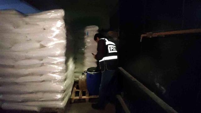 Eyüpsultan'da piyasa değeri 250 bin Türk Lirası olan sahte toz deterjan ele geçirildi