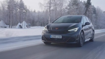 CUPRA Born in Quasar Grey Snow Experience