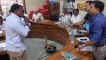 Video : पंचायत समिति की बैठक: नाराज सदस्य ने विकास अधिकारियों को भेंट किया चूड़ा