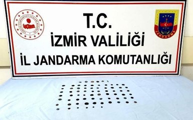 İZMİR'DE 72 PARÇA TARİHİ ESER ELE GEÇİRİLDİ