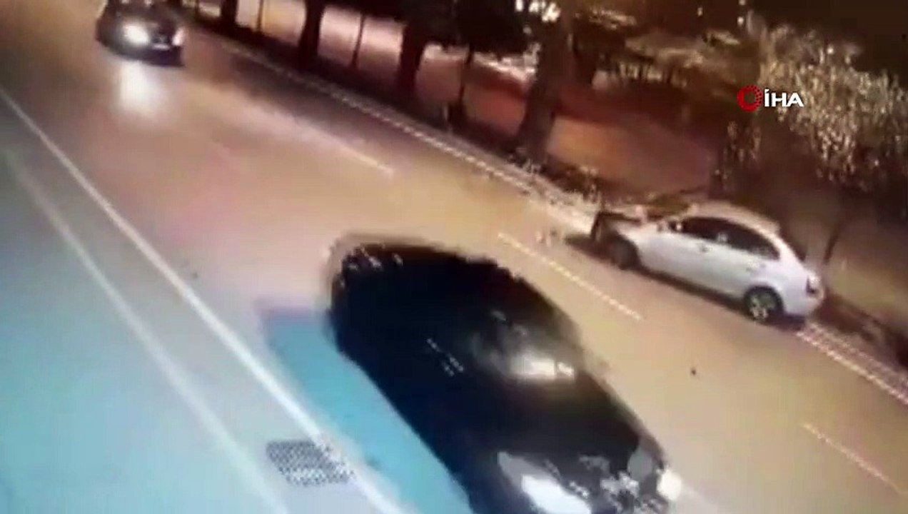 3 kadının öldüğü trafik kazasında inanılmaz kurtuluş...Feci kazanın görüntüleri ortaya çıktı