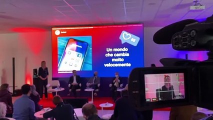 Nella fabbrica di chewing gum di Lainate: "Così la gomma da masticare riesce a prevenire la carie"