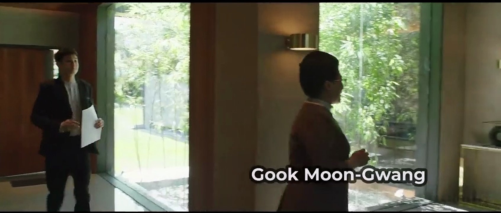 Rich Family Isn't Aware That Someone is Living Inside Their Mansion For 4 Years