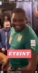 Un supporter camerounais se fait chambrer par les supporters algériens et met la plus grosse clim de l'histoire