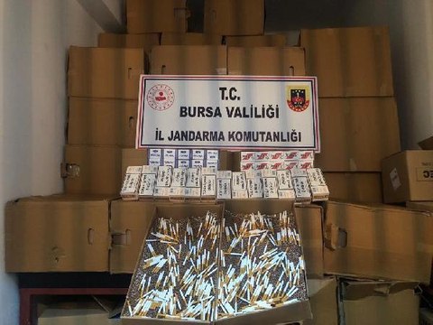 BURSA'DA 1,5 MİLYON TL DEĞERİNDE KAÇAK SİGARA VE TÜTÜN ELE GEÇİRİLDİ