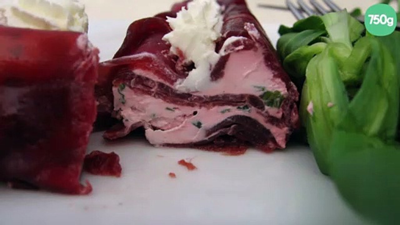 Mille feuilles de betterave rouge au fromage frais