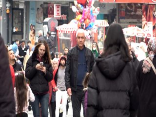 Ramazan öncesi şehrin simgesi Milli kuvvetler caddesi'nde yoğunluk