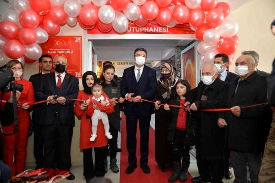 Şehit Burak Tortumlu'nun kızına erken doğum günü hediyesi- Şehit Burak Tortumlu adına kütüphane açıldı