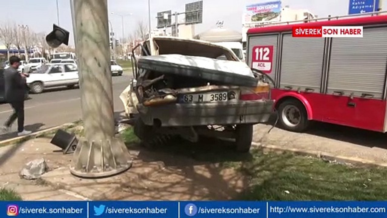 İki otomobilin çarpışması sonucu 1'i ağır 6 kişi yaralandı