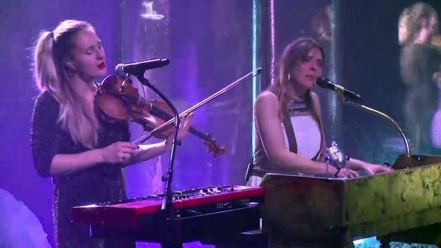 Réactions du public au concert de Cats on Trees à l'USine au micro de Davy Moisson