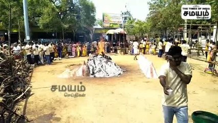 மாரியம்மன் கோவில் பூக்குழி திருவிழா; பக்தர்கள் பங்கேற்று நேர்த்திக்கடன்!