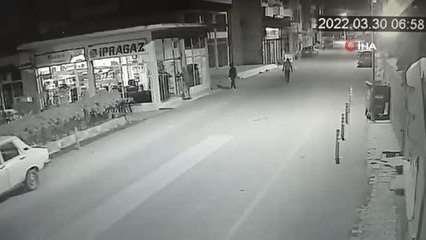 3 farklı yerden hırsızlık yaptılar kameraya yakalandılar