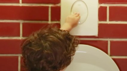 خطوات تعليم الطفل على الحمام