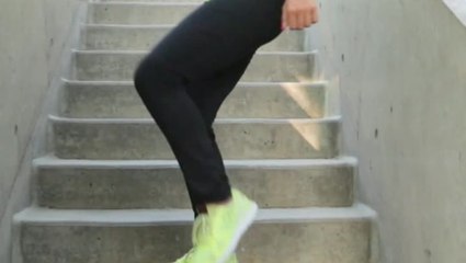 تمارين نحت البطن والمؤخرة باستخدام الدرج