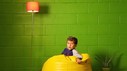 3 وضعيات جلوس سيئة تؤثر على نمو طفلك