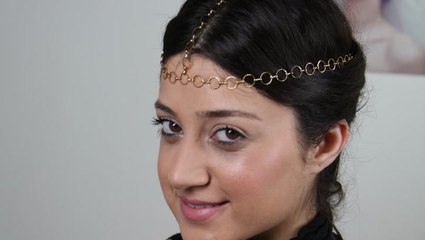 تسريحة الضفيرة الناعمة مع الأكسسوار المميز