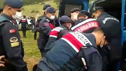 TİP: Muğla İl Başkanımız Volkan Çetin, zeytin ağaçlarını korumak için direnirken gözaltına alındı