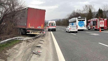 TEM otoyolunda tır refüje çıktı